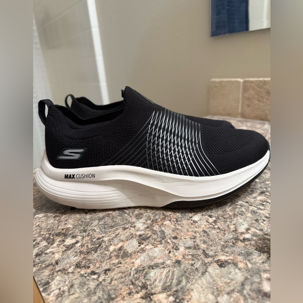 Skechers GO WALK Max Walker - Sally